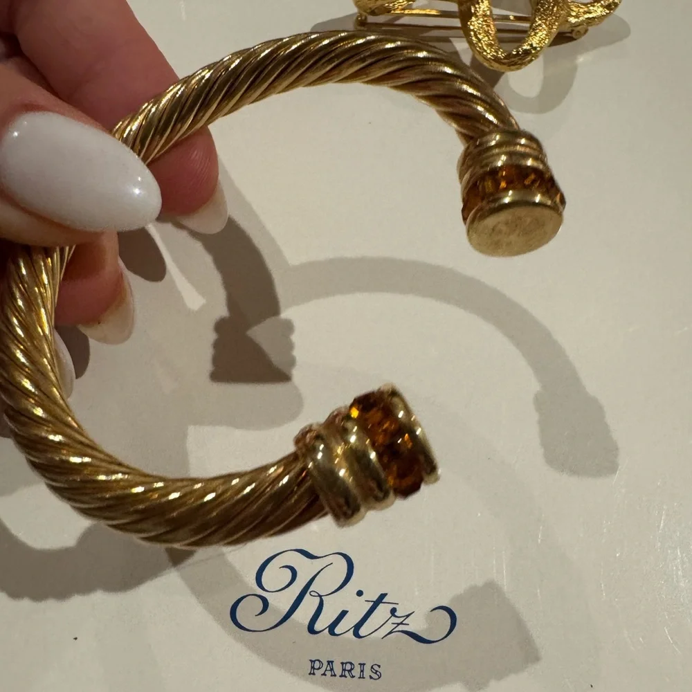 Vintage gold tone with caramel color crystals vintage cuff bracelet